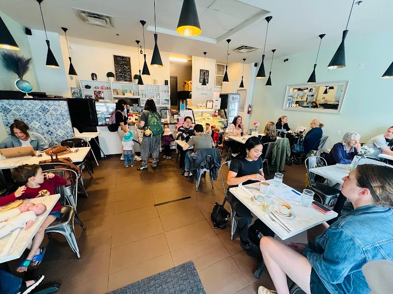 Miel et Beurre Breakfast Cafe