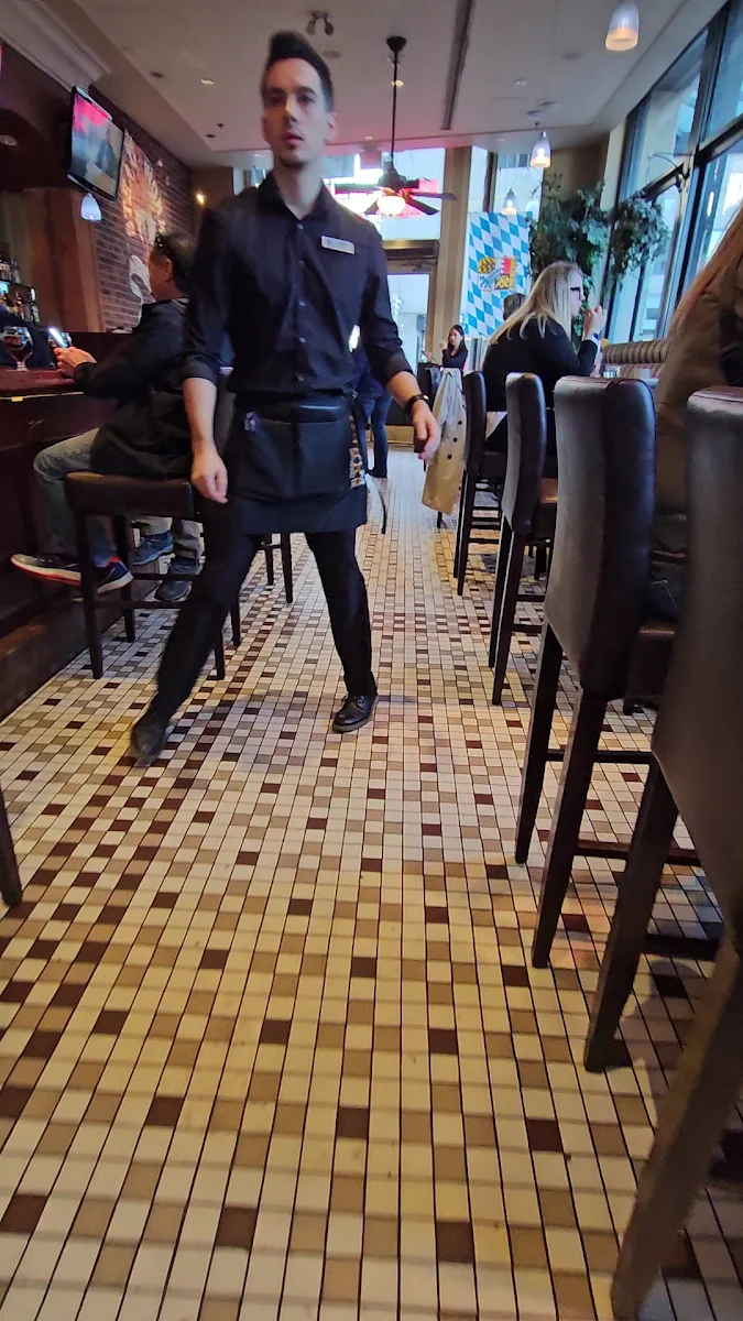 Vibe, Steamworks Brewpub