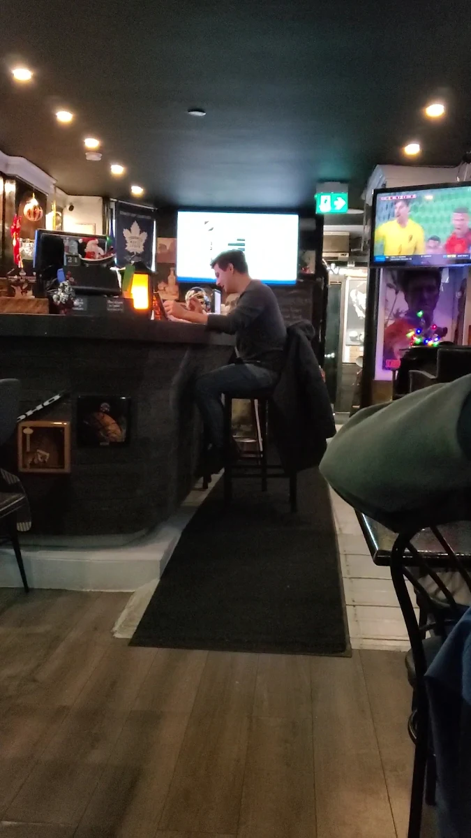 Vibe, Town Wings