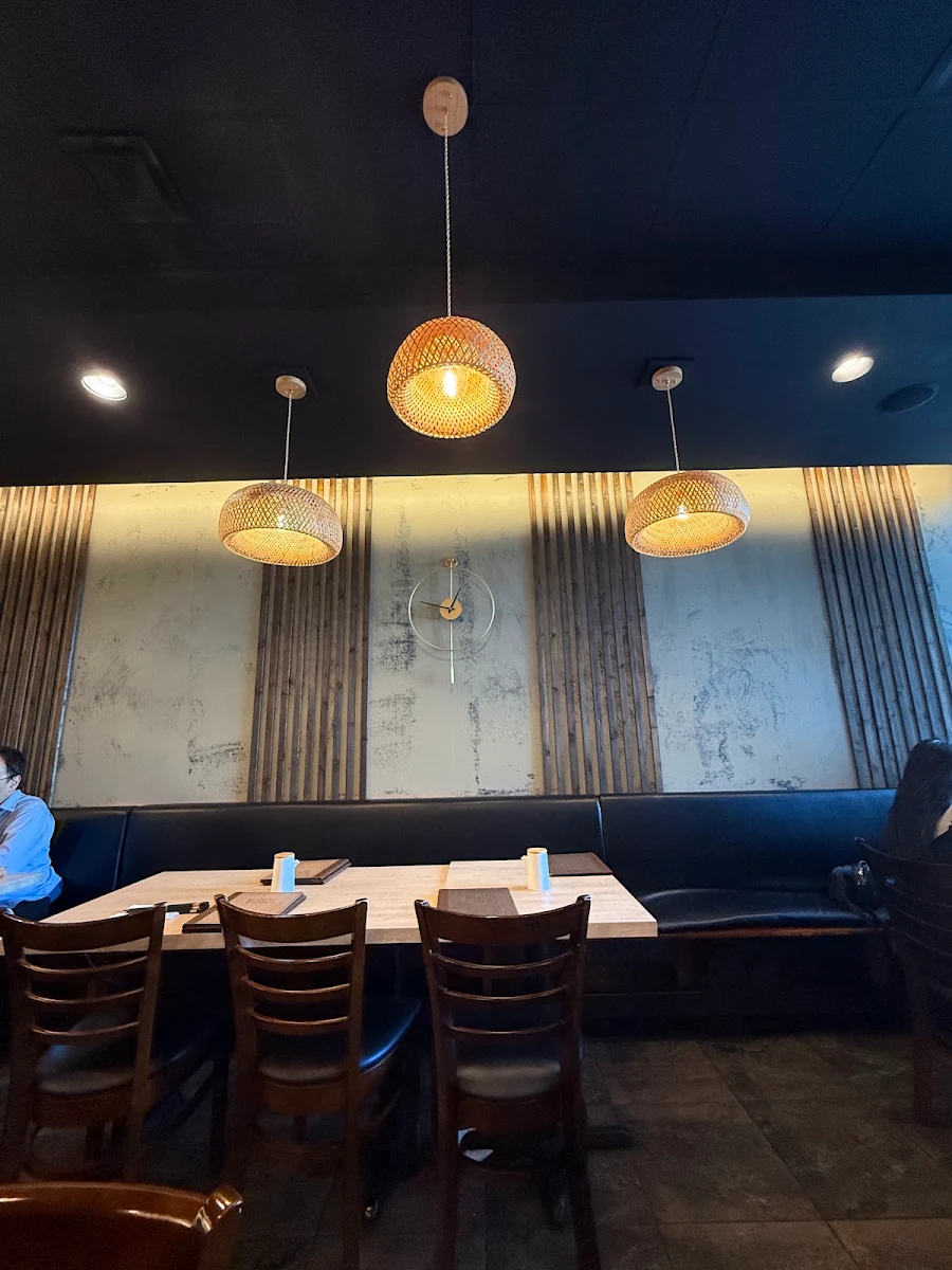 Vibe, Myomi Sushi