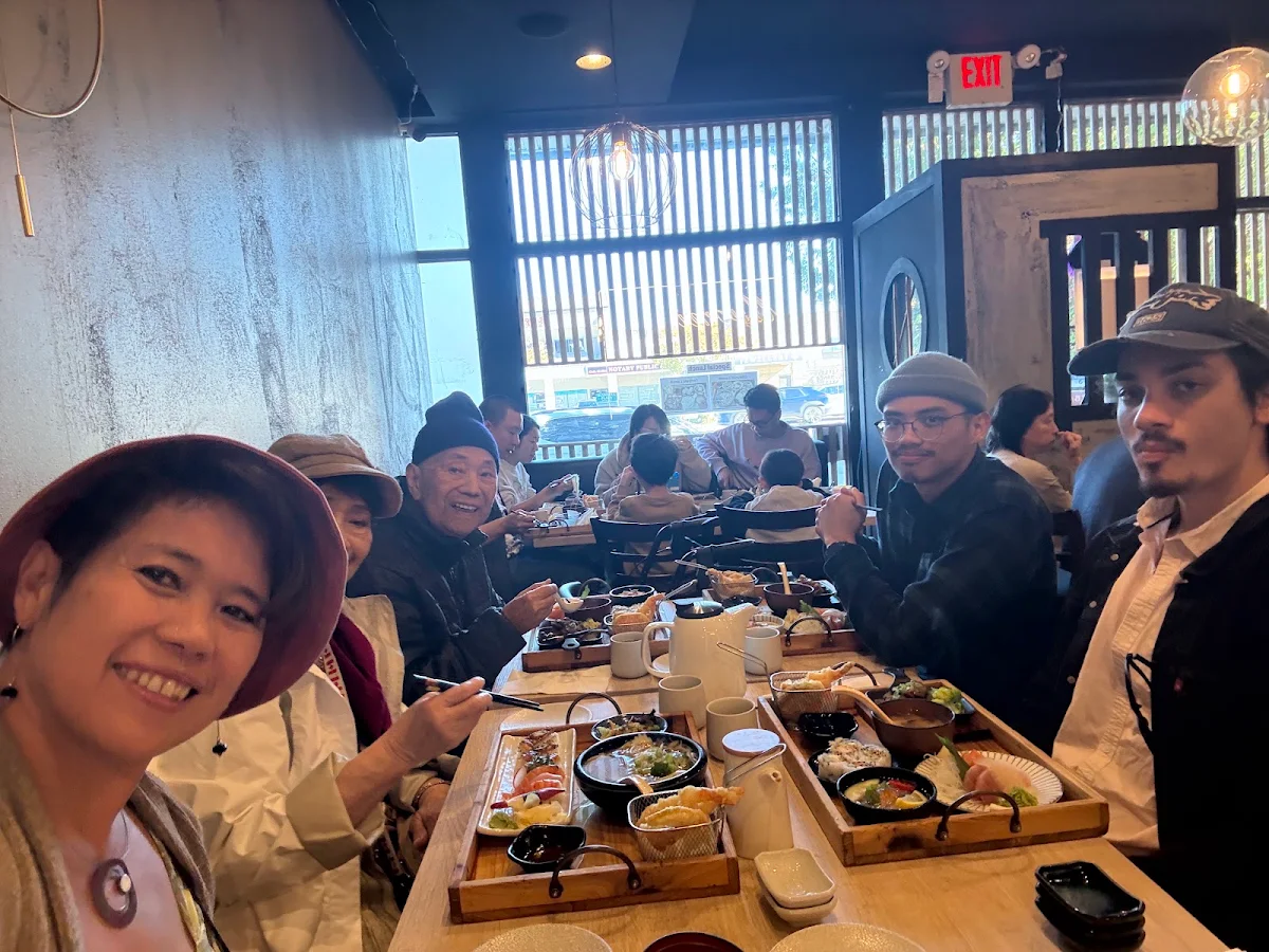 Vibe, Myomi Sushi