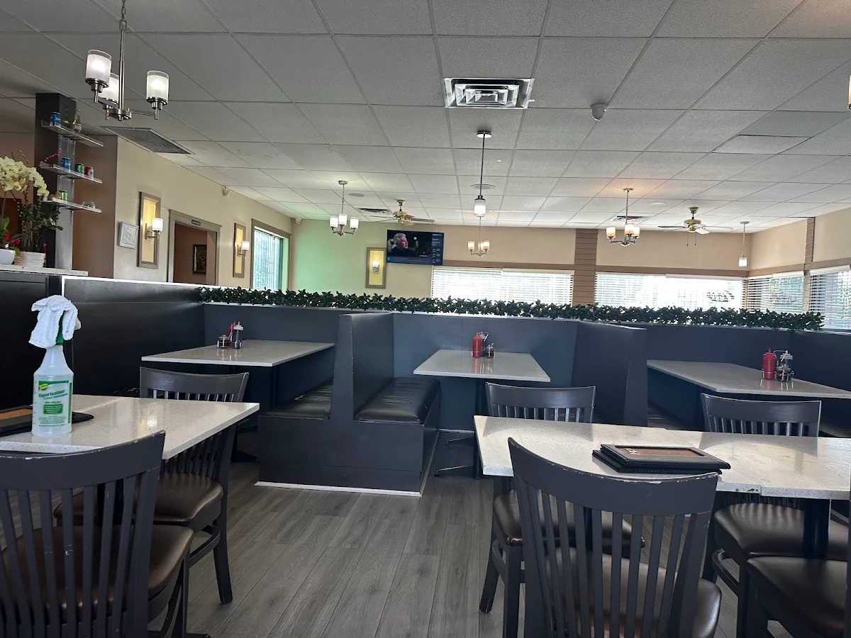Vibe, Phở Hồng Vietnamese Restaurant