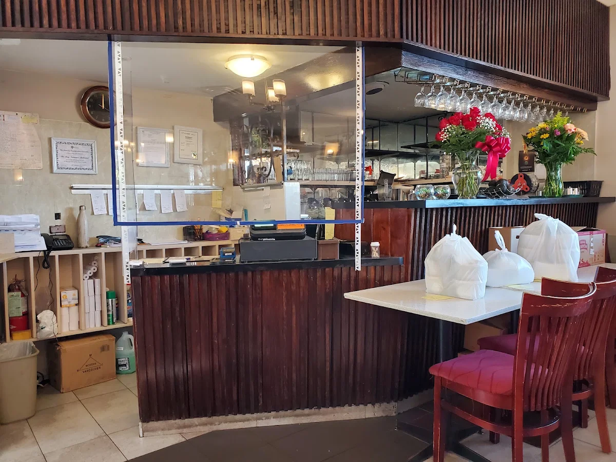 Vibe, Phở Hồng Vietnamese Restaurant