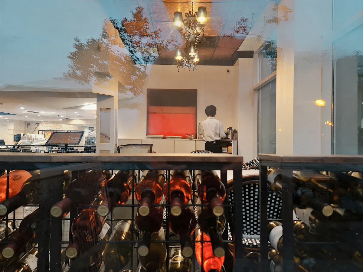 Vibe, Caviar Bistro