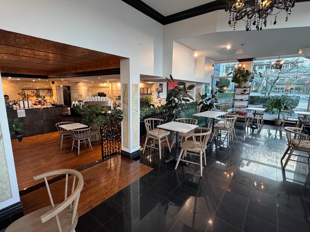 Vibe, Caviar Bistro