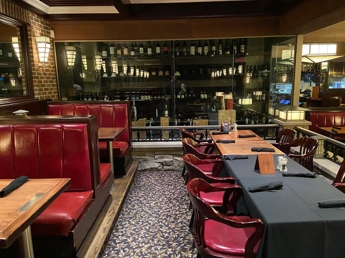 Vibe, Bâton Rouge Grillhouse & Bar