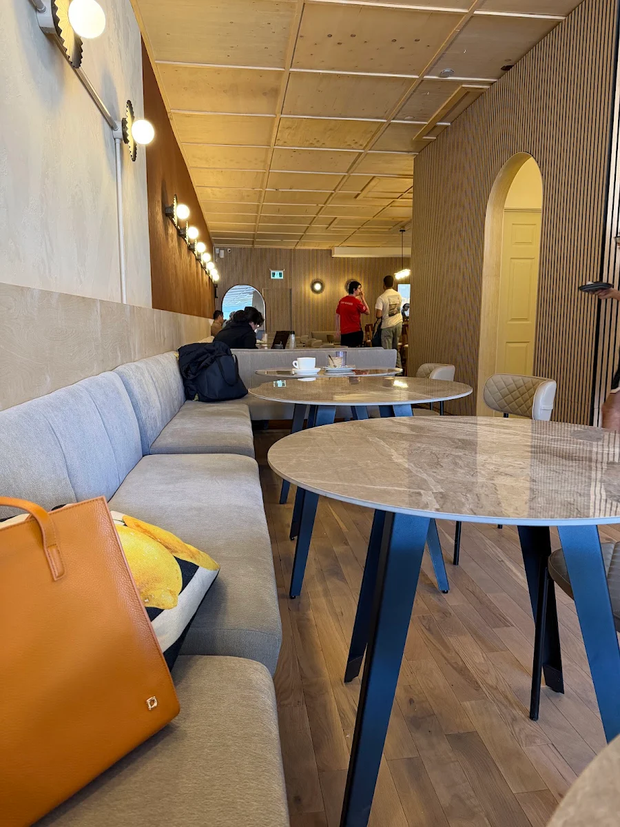 Vibe, Spedzira Caffè
