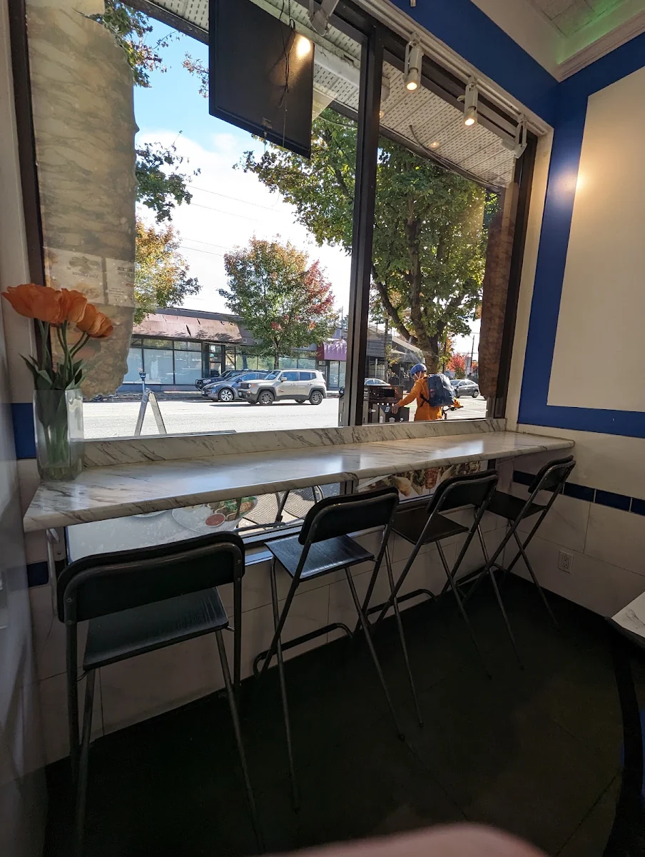Vibe, Mr. Greek Donair Store