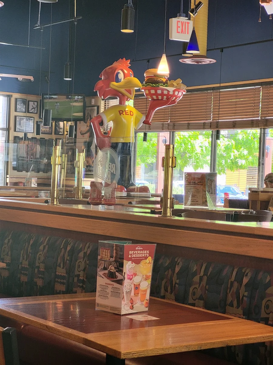 Vibe, Red Robin Gourmet Burgers and Brews