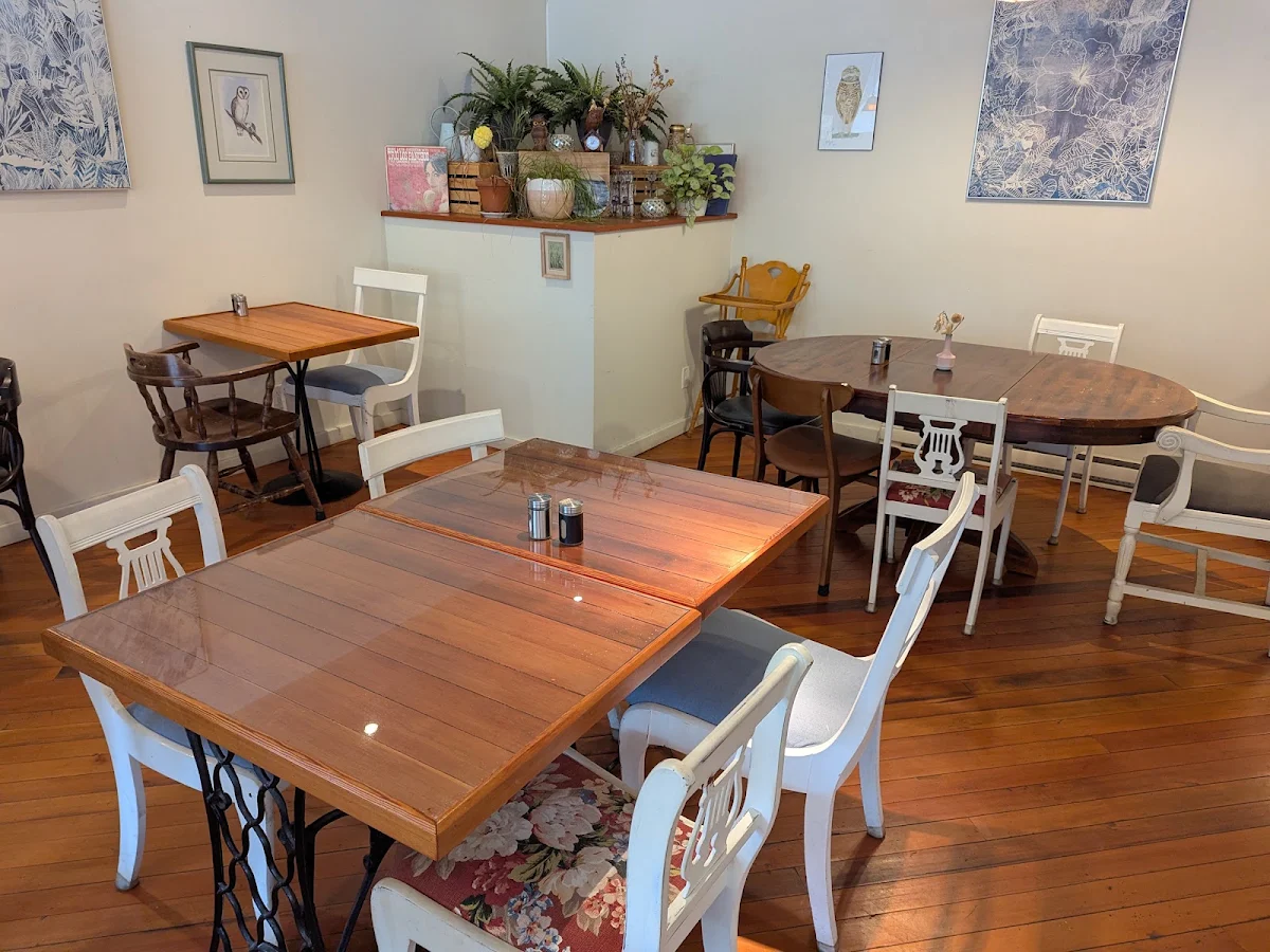 Vibe, Owl's Nest Bakery and Bistro (Saltair)