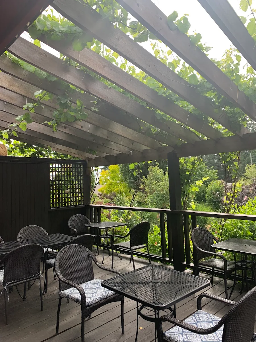 Vibe, Owl's Nest Bakery and Bistro (Saltair)