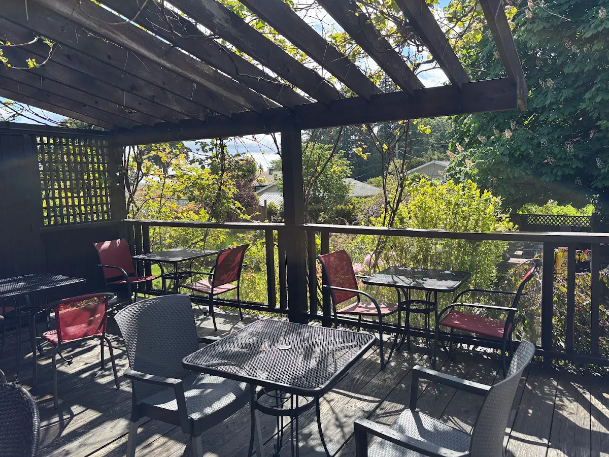 Vibe, Owl's Nest Bakery and Bistro (Saltair)