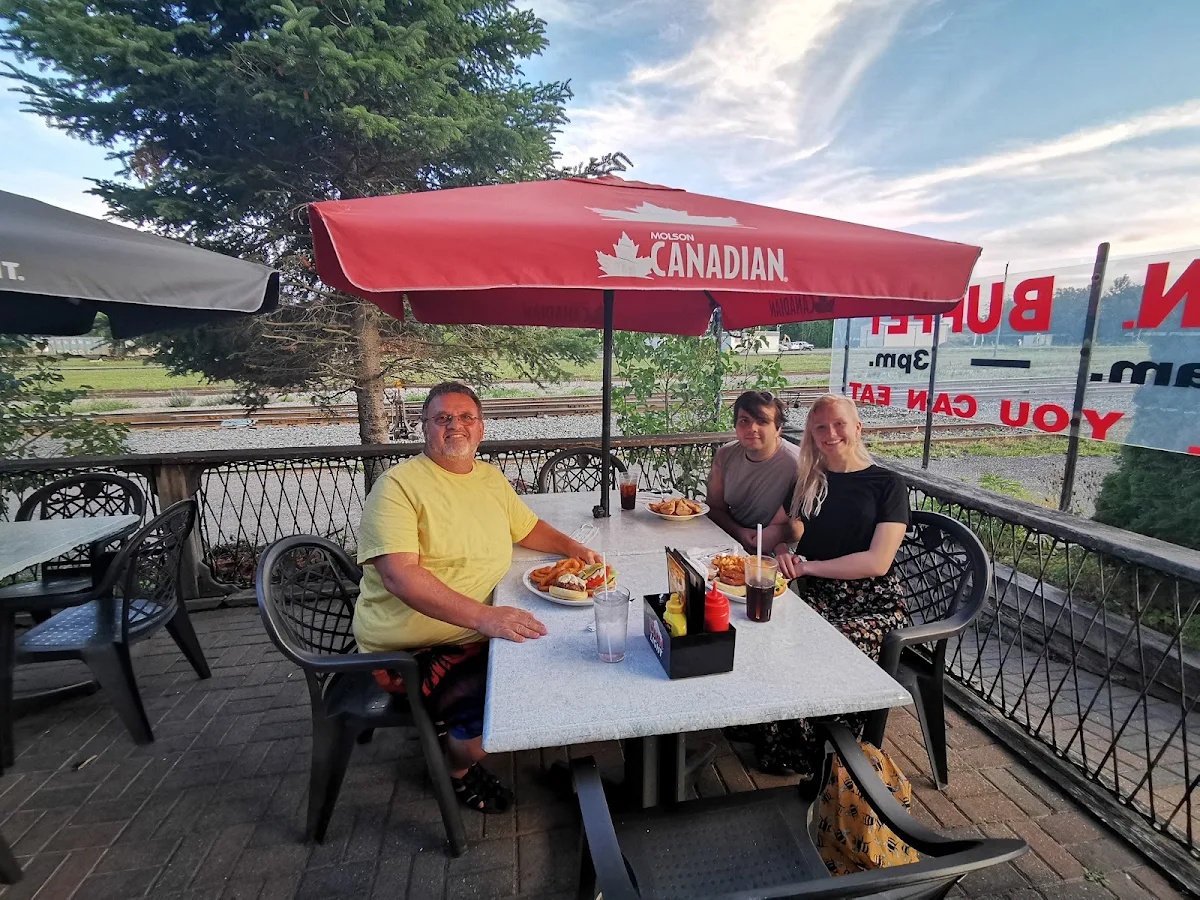 Vibe, Station Restaurant & The Pizza Station