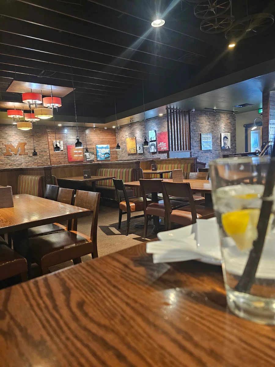 Food & drink, MR MIKES SteakhouseCasual