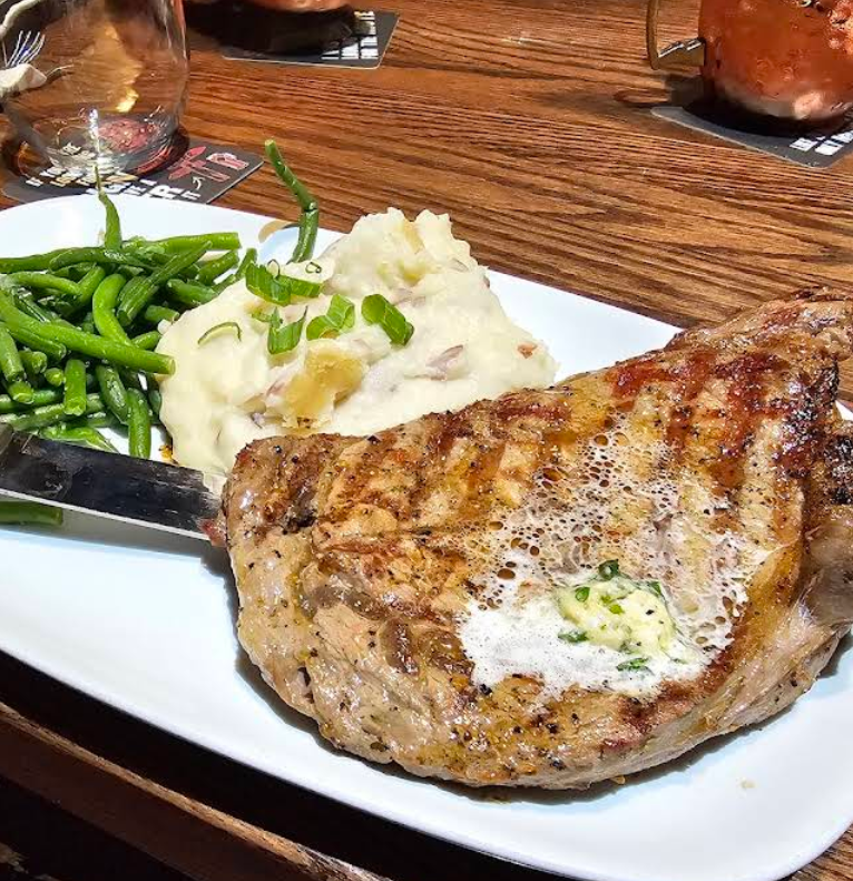 Food & drink, MR MIKES SteakhouseCasual