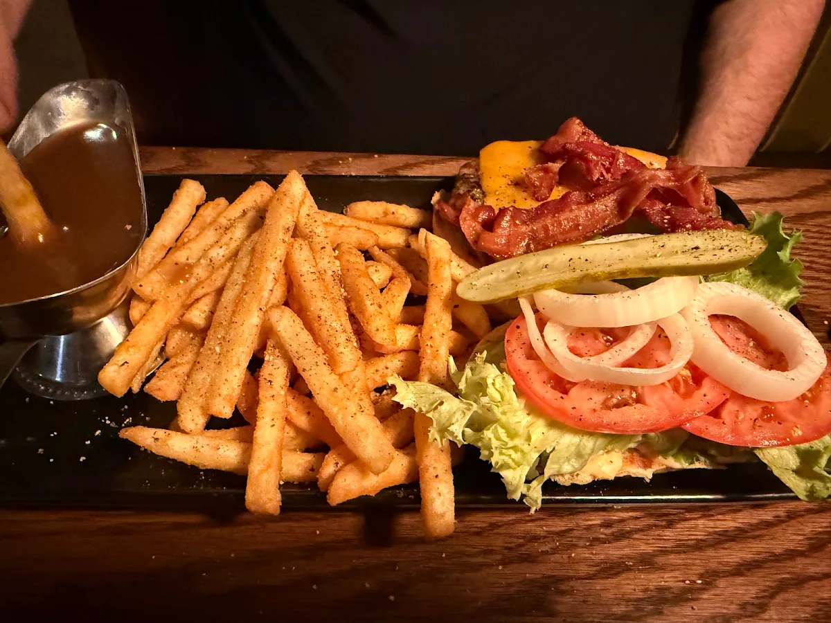 Food & drink, MR MIKES SteakhouseCasual