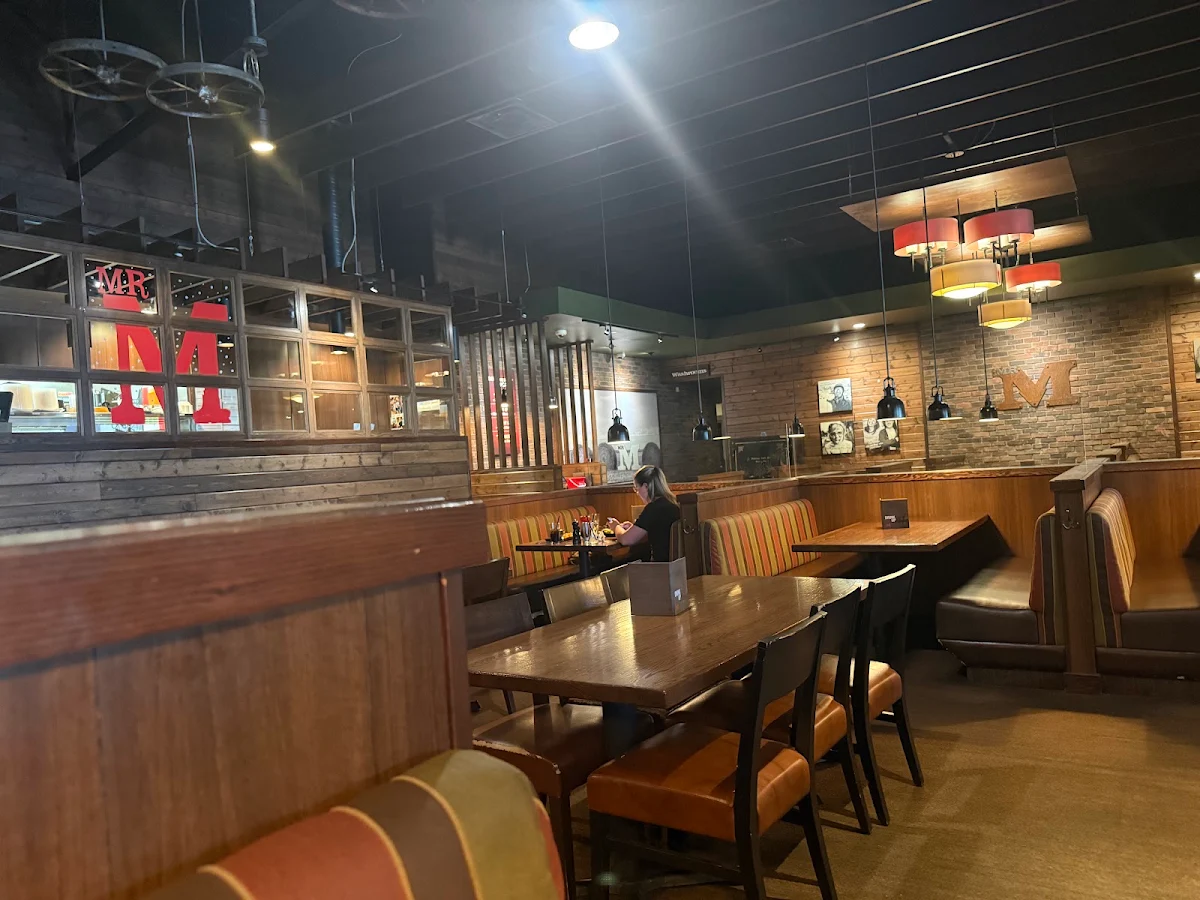 Vibe, MR MIKES SteakhouseCasual