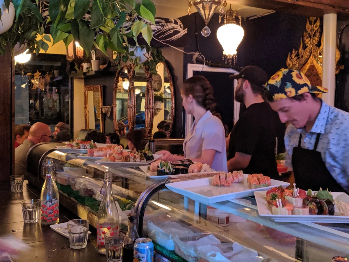 Vibe, Saint Sushi Plateau