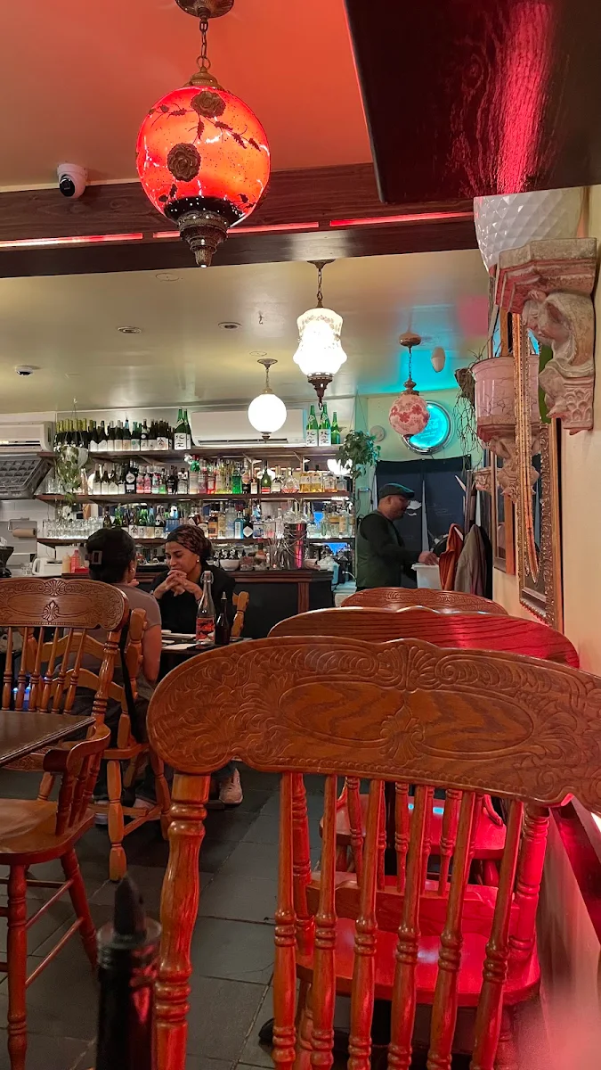 Vibe, Saint Sushi Plateau