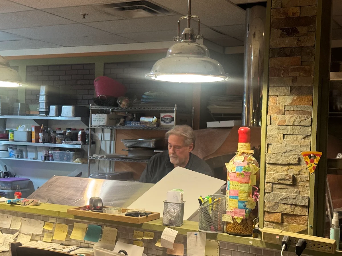 Vibe, Artista Pizzeria