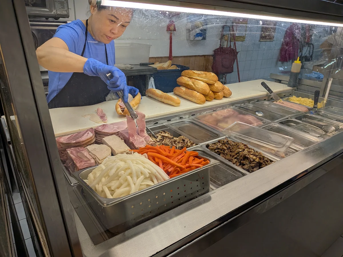 Hoang Oanh Sandwich cover