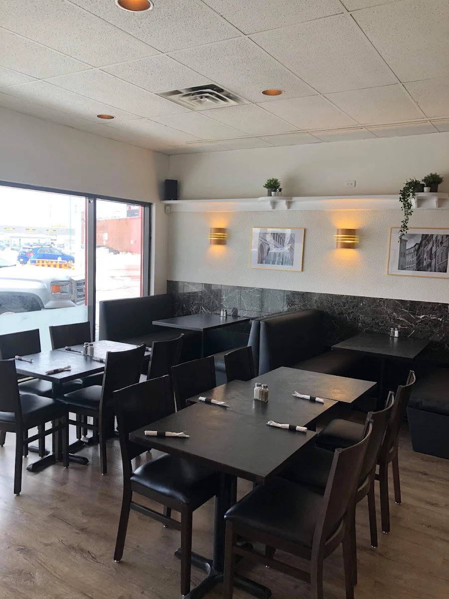 Vibe, Aladin's Pizzeria & Shawarma Place