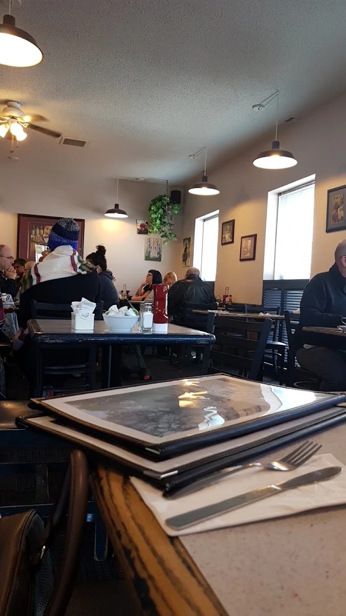 Vibe, Seine River Cafe