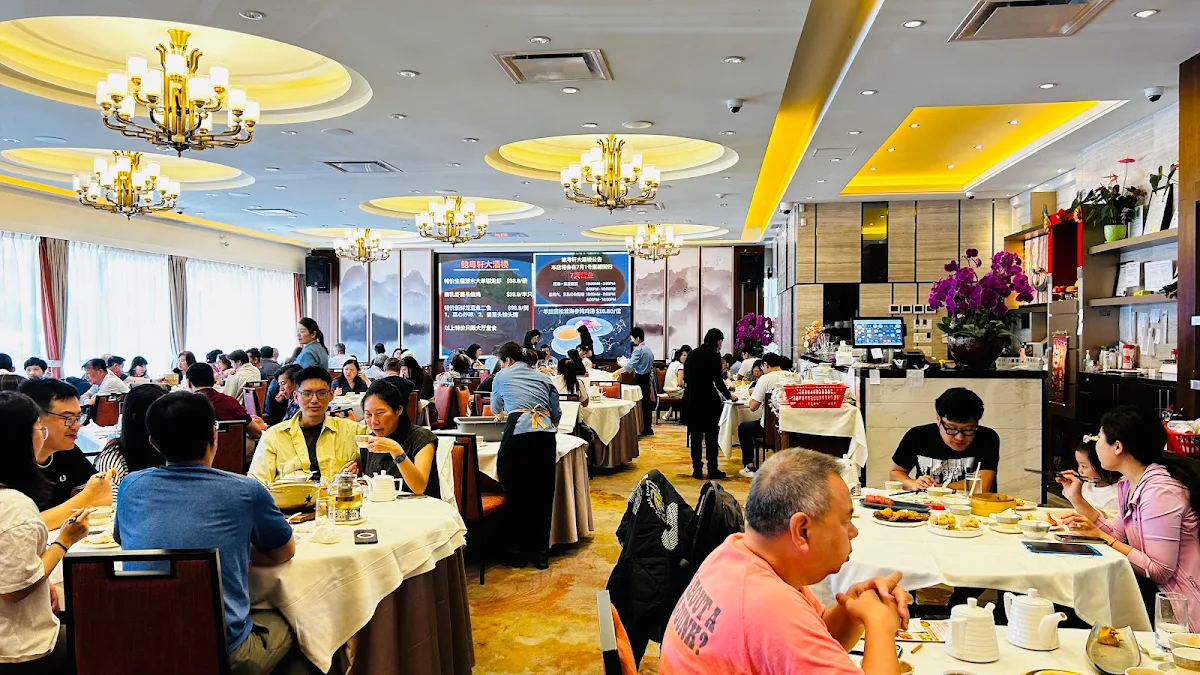 Vibe, Yue Restaurant