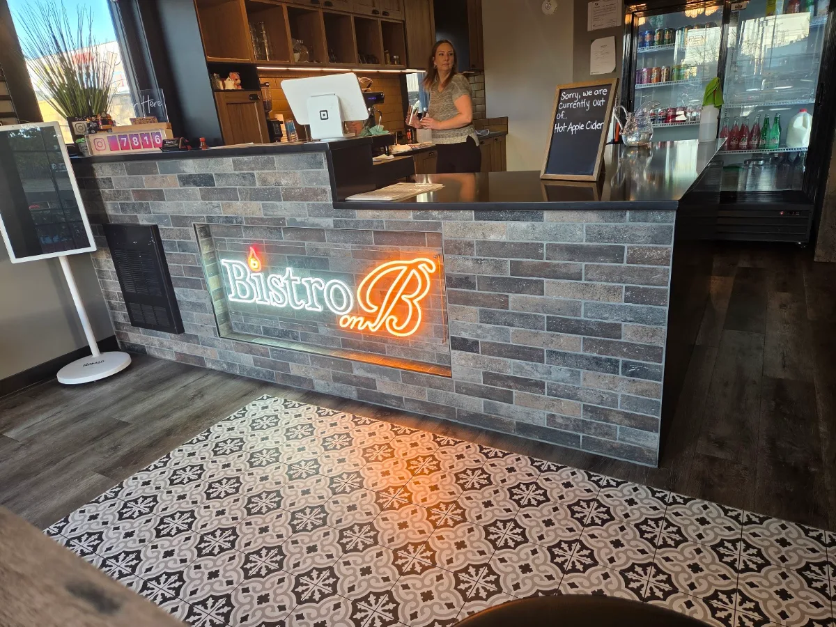 Vibe, Bistro On B