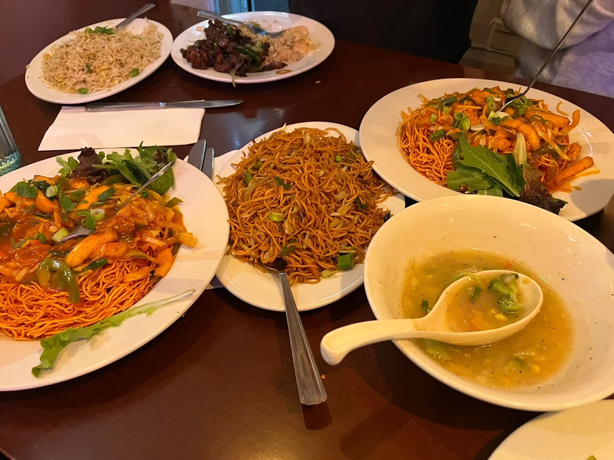 Food & drink, Everest Hakka House