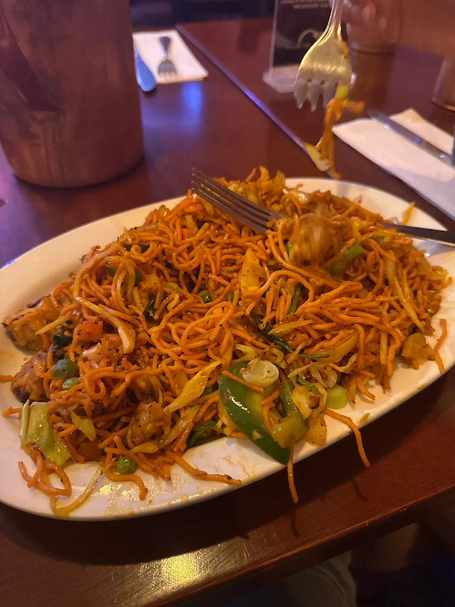 Food & drink, Everest Hakka House