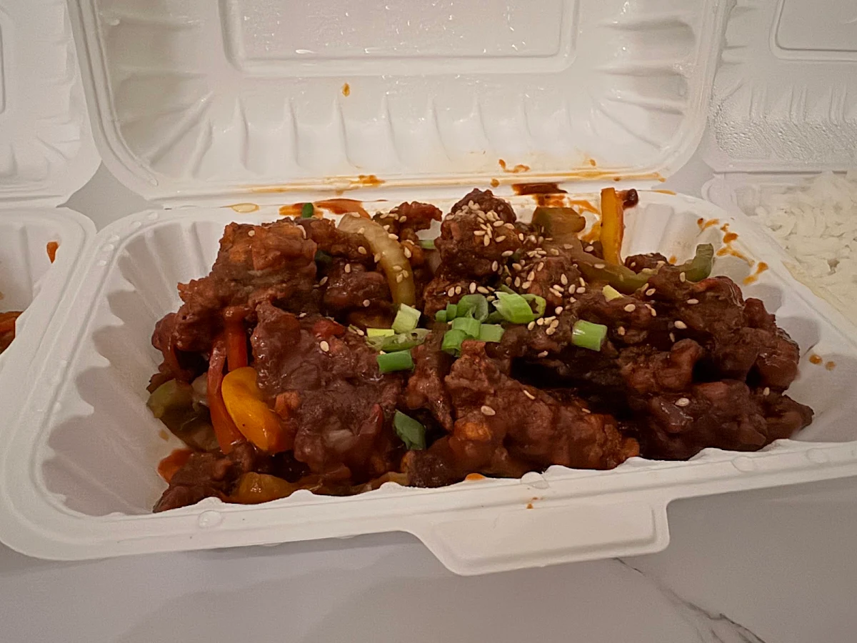 Food & drink, Everest Hakka House