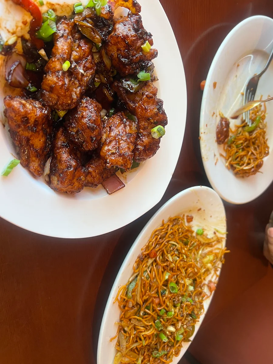 Food & drink, Everest Hakka House
