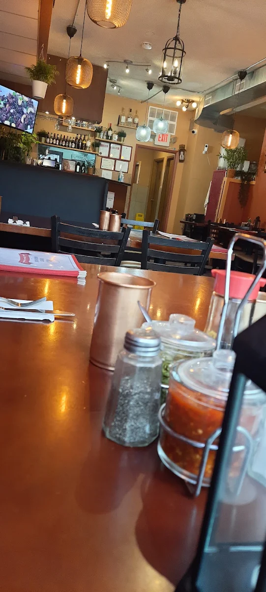 Food & drink, Everest Hakka House