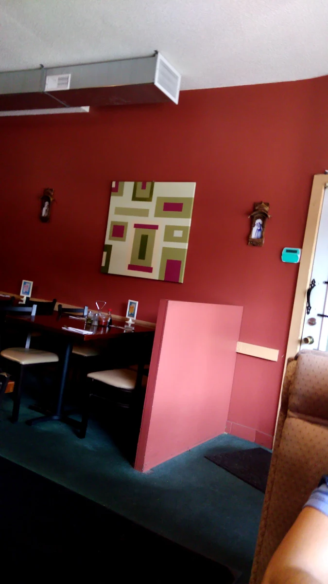 Vibe, Everest Hakka House