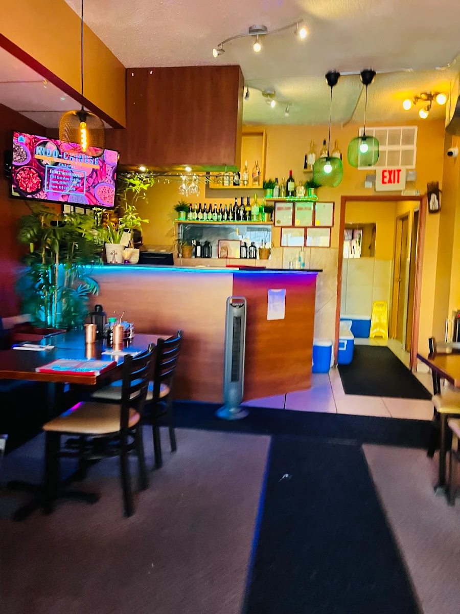 Vibe, Everest Hakka House