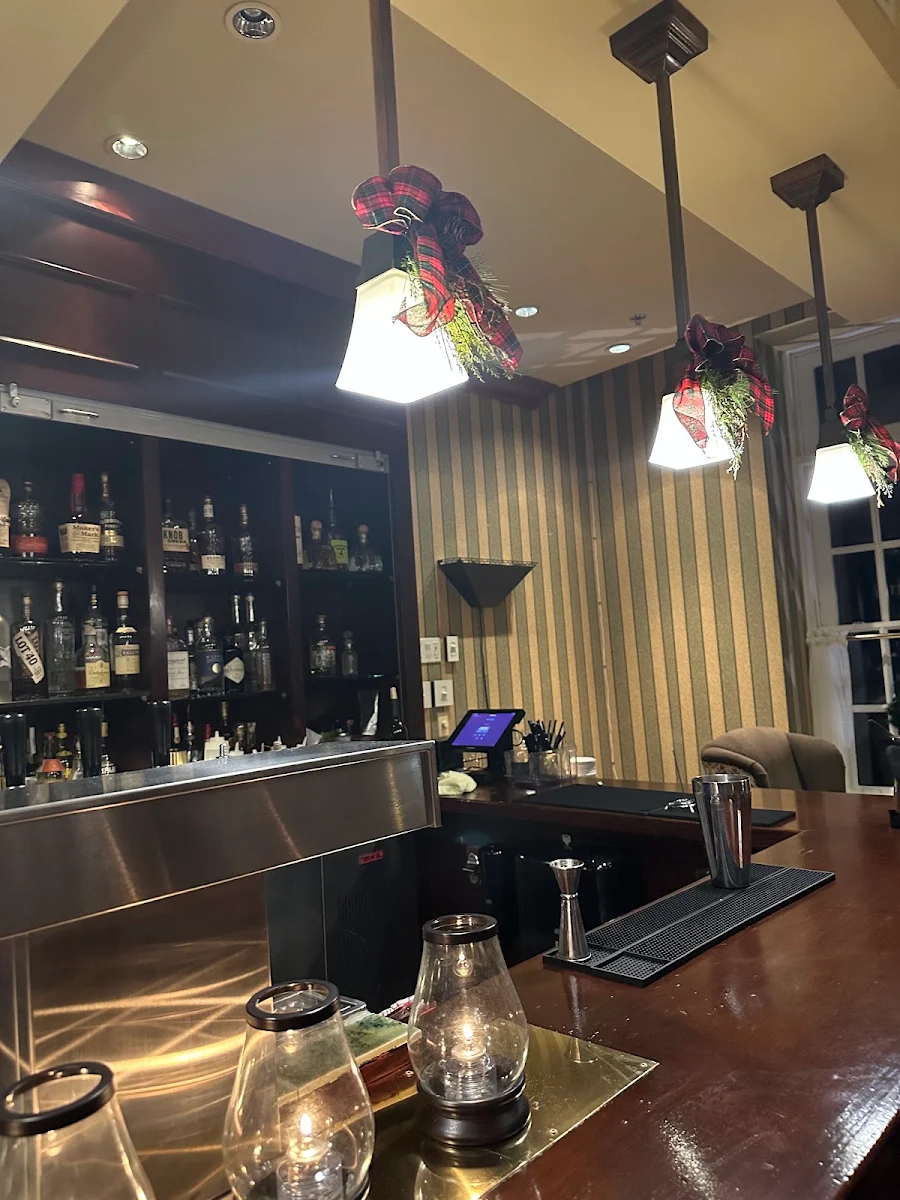 Vibe, Numa Restaurant & Lounge