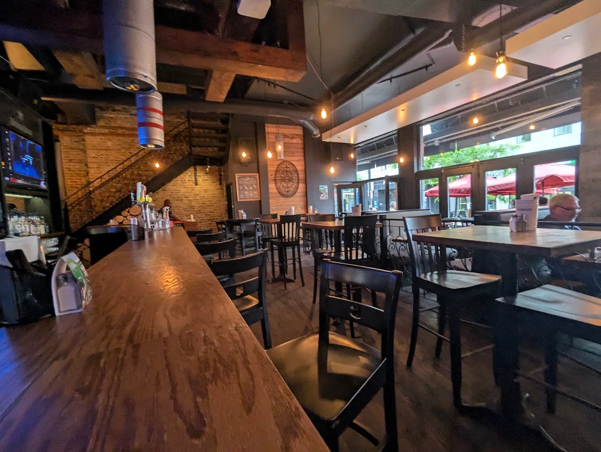 Vibe, O'Centro Pub & Grill