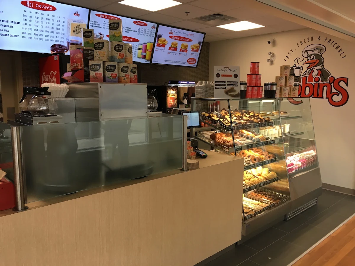 Vibe, Robin's Donuts