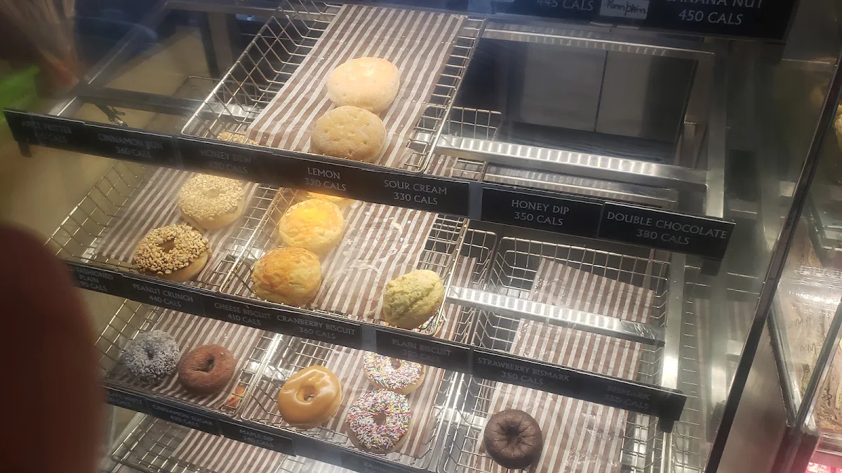 Vibe, Robin's Donuts