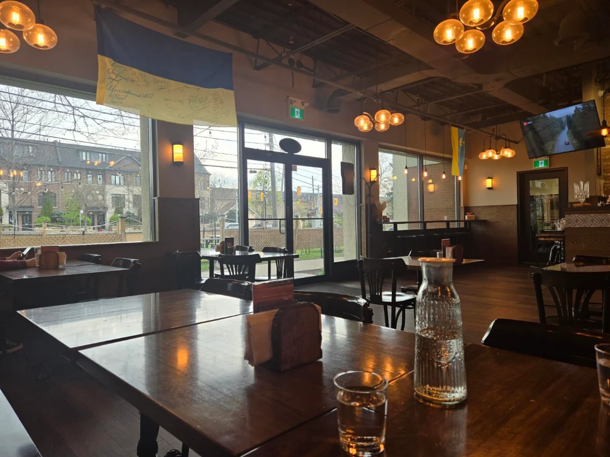 Vibe, UNO Bistro