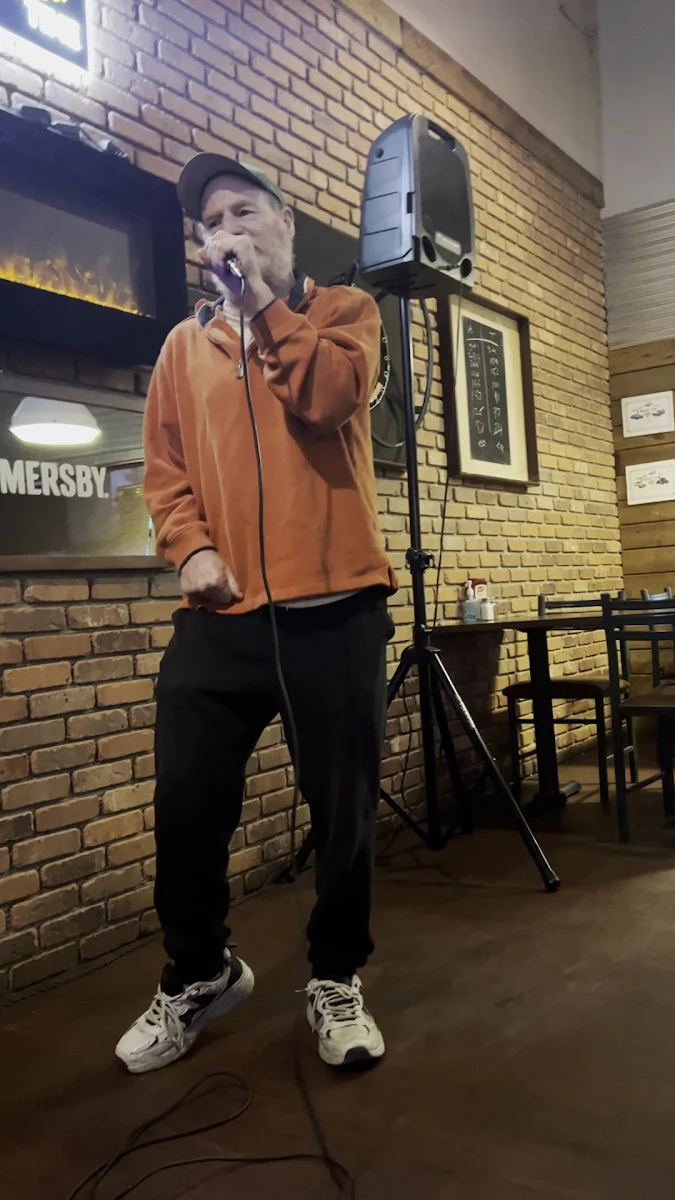Vibe, Scores Original Sports Grill