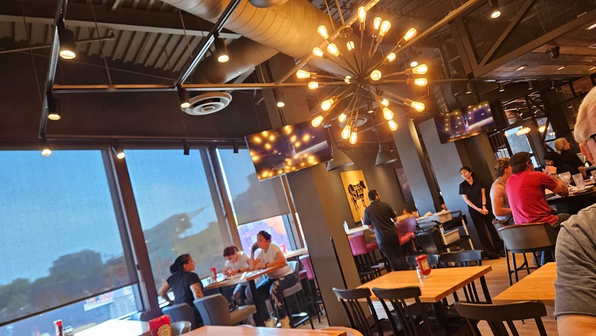 Vibe, Applebee's Grill + Bar