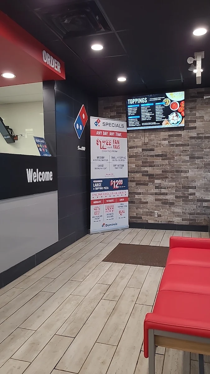 Menu, Domino's Pizza
