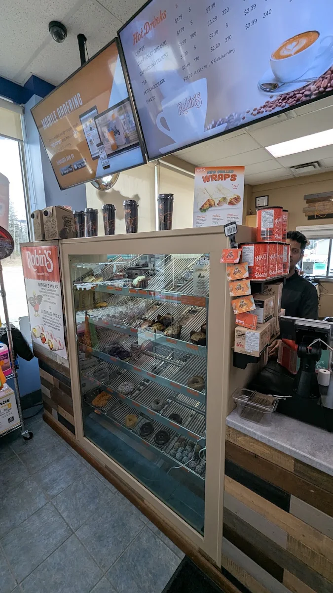 Vibe, Robin's Donuts