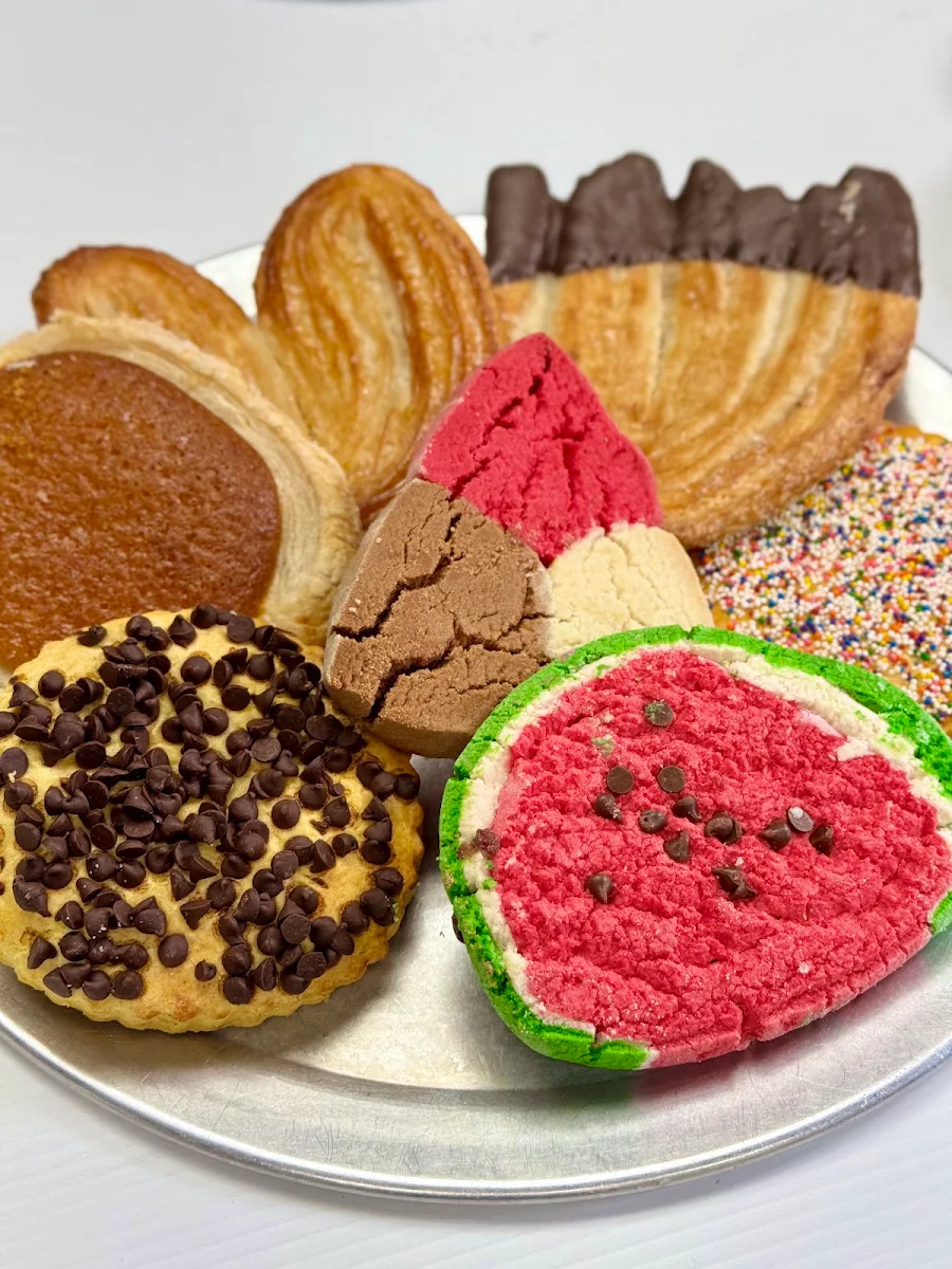 Food & drink, Tres Panaderos - Pastry & Coffee Shop