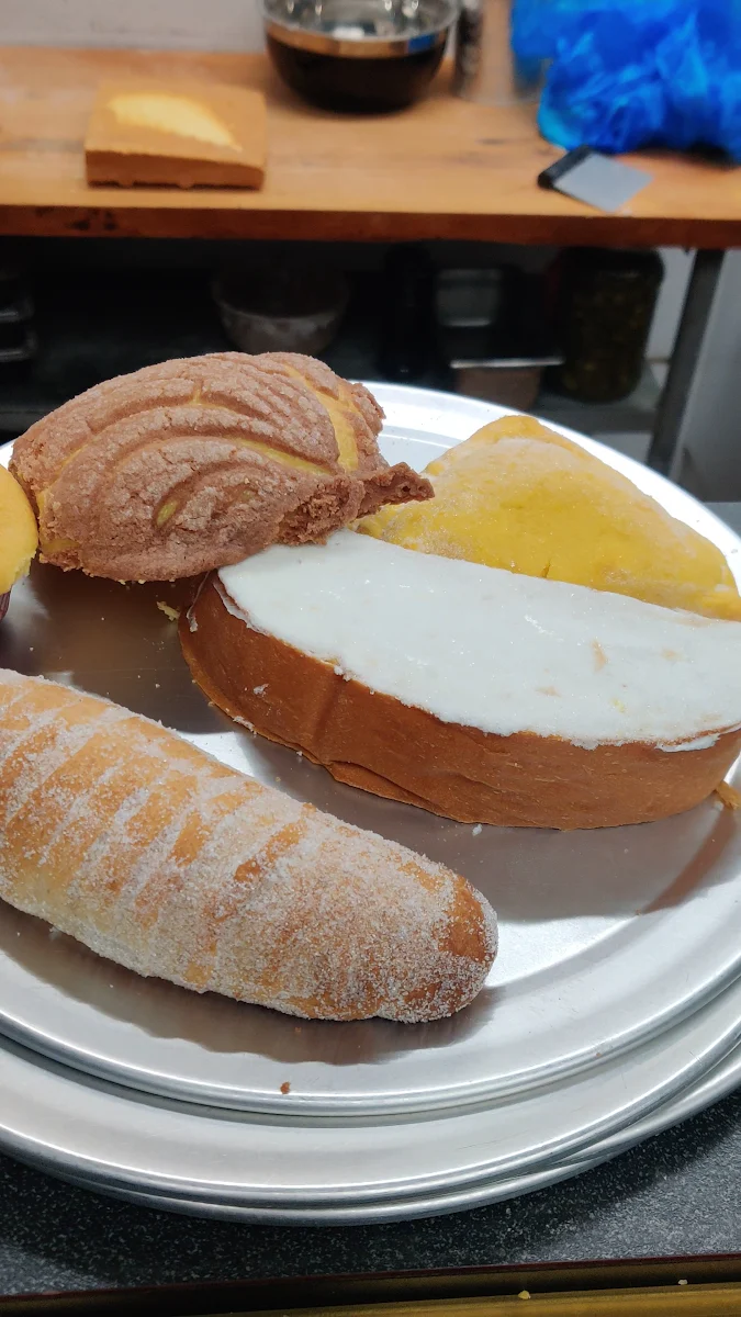 Food & drink, Tres Panaderos - Pastry & Coffee Shop