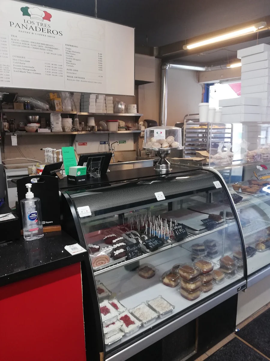 Vibe, Tres Panaderos - Pastry & Coffee Shop