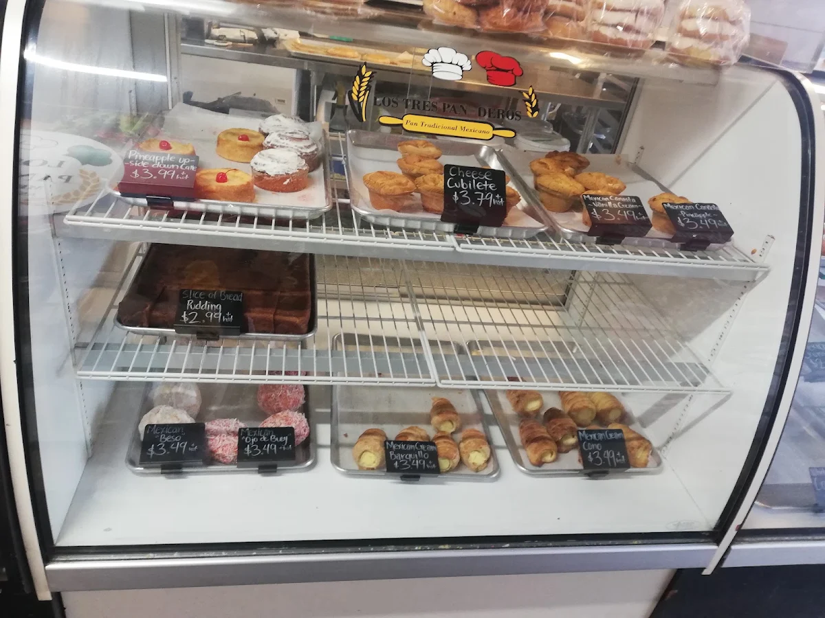Vibe, Tres Panaderos - Pastry & Coffee Shop