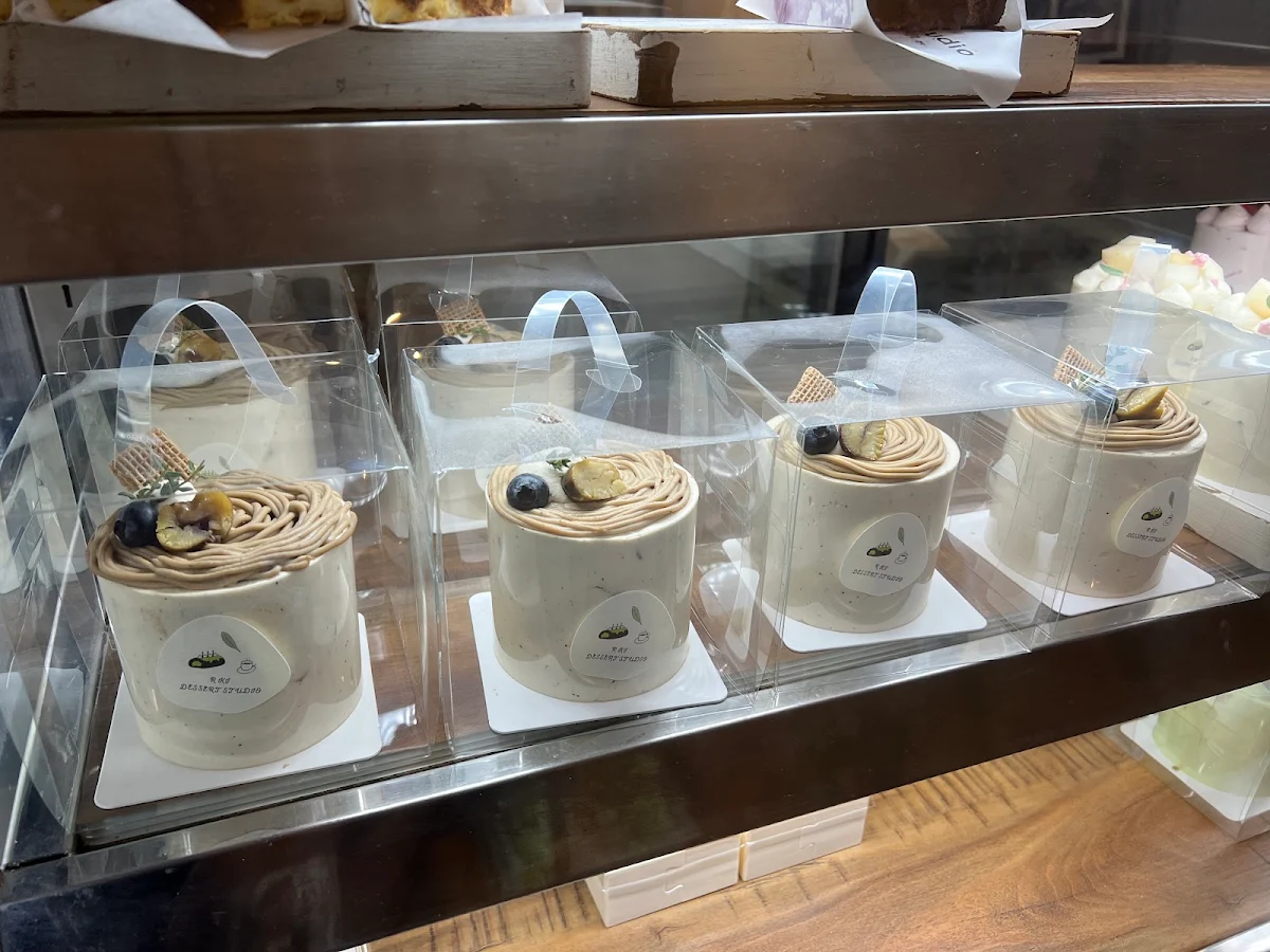 Vibe, R Ki Dessert Studio